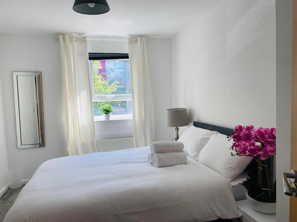 Modern, Stylish And Central Home Манчестер Экстерьер фото