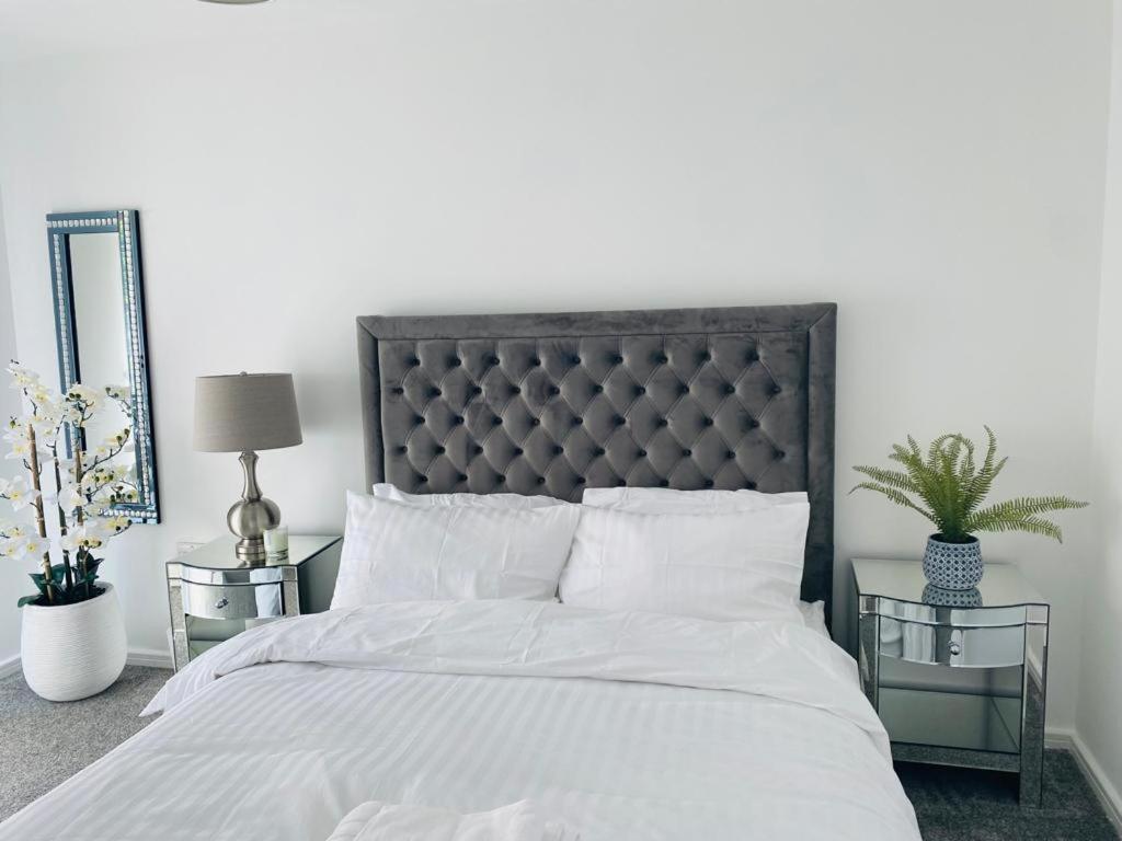 Modern, Stylish And Central Home Манчестер Экстерьер фото